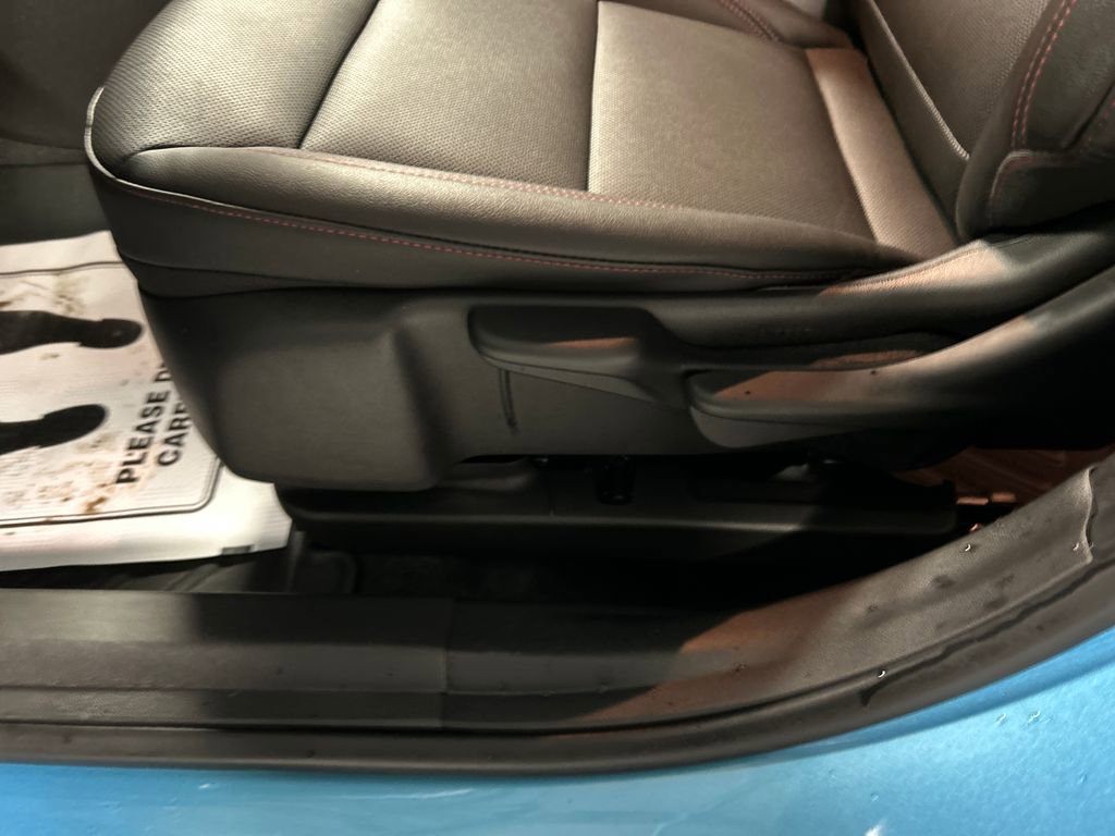 Used 2025 Chevrolet Trax RS w/ Driver Confidence Package image 13