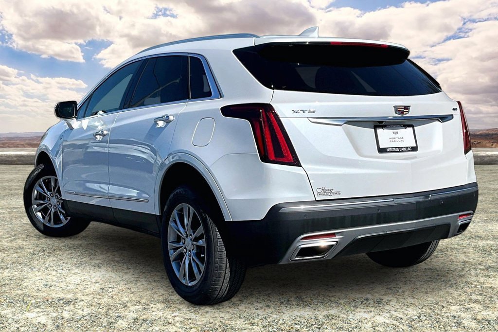 Certified 2022 Cadillac XT5 Premium Luxury FWD image 4