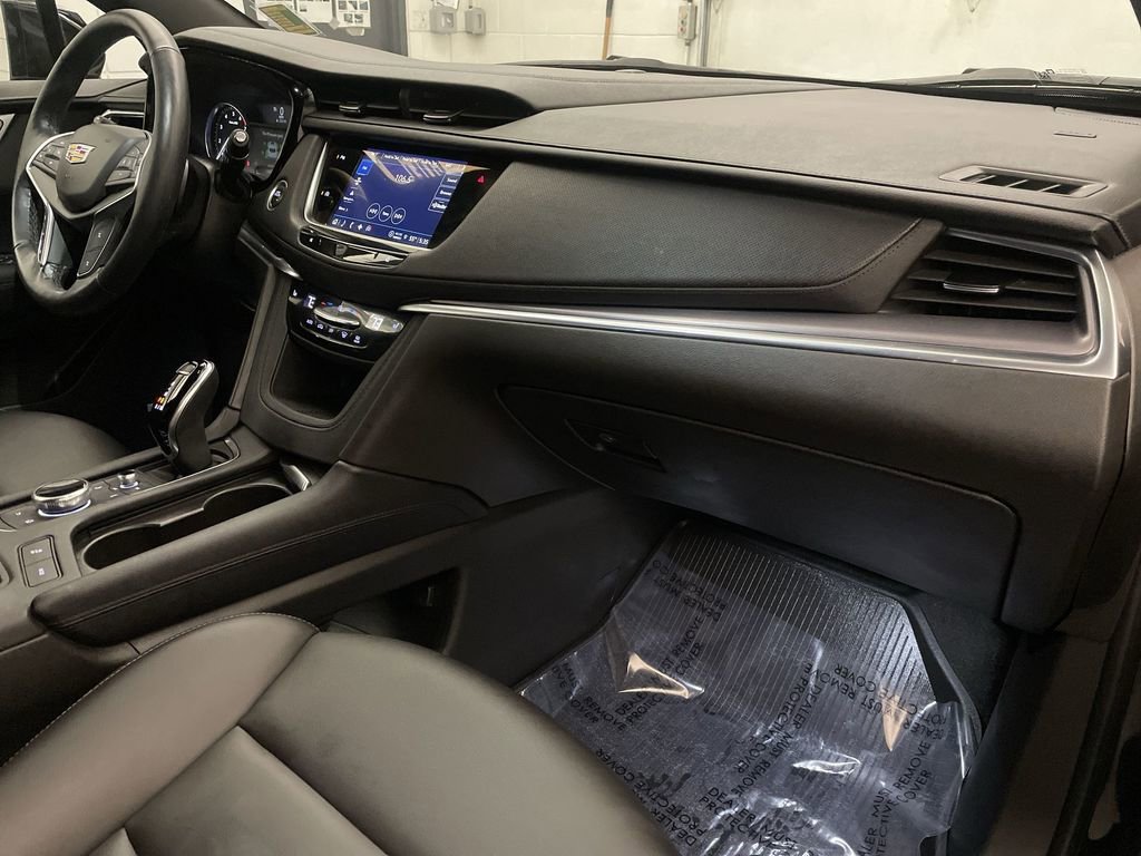 Used 2024 Cadillac XT5 Luxury w/ LPO, Floor Liner Package AWD/4WD image 21