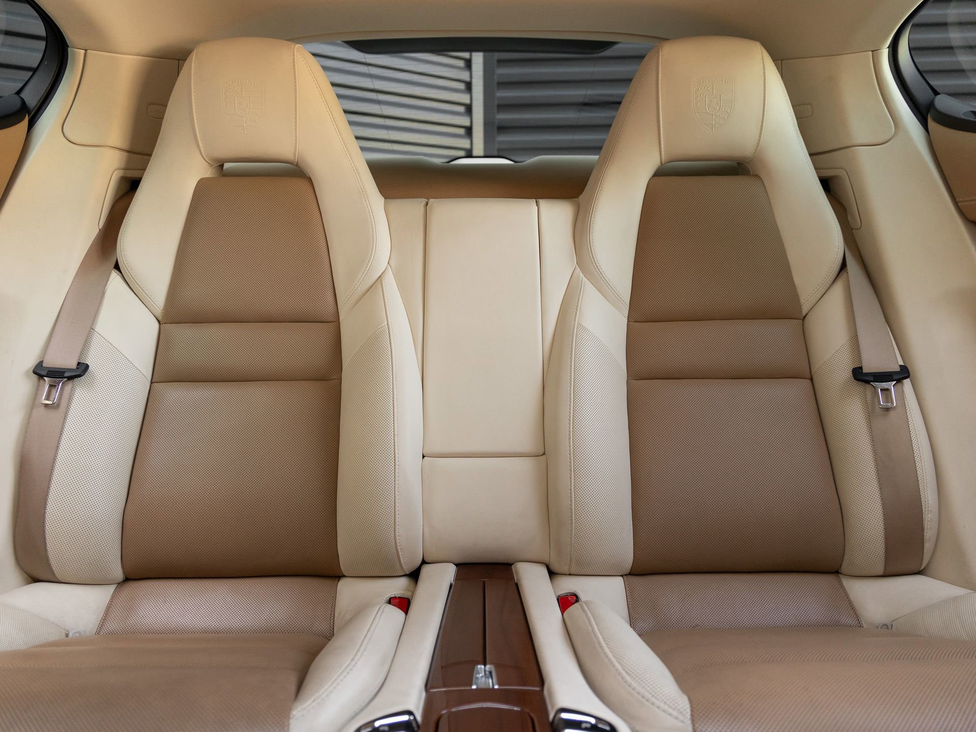Used 2016 Porsche Panamera S RWD image 29