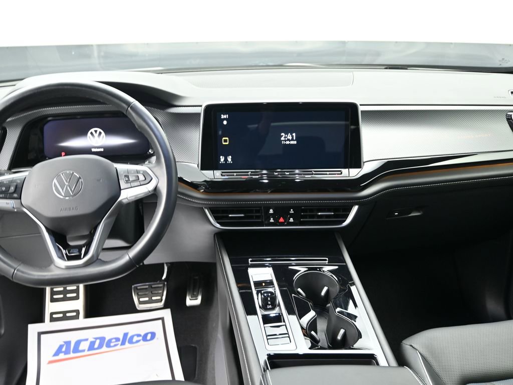 Used 2025 Volkswagen Atlas Cross Sport SEL Premium R-Line image 11