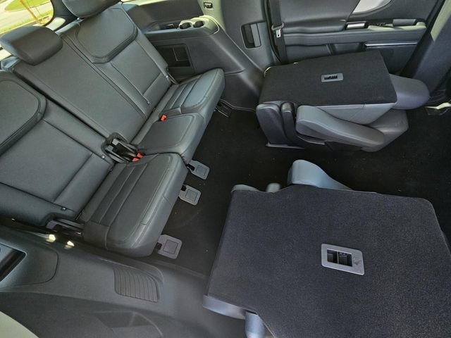 New 2026 Ford Expedition Active RWD image 13