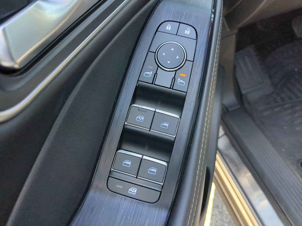 Used 2023 Nissan Rogue Platinum w/ Platinum Premium Package FWD image 18