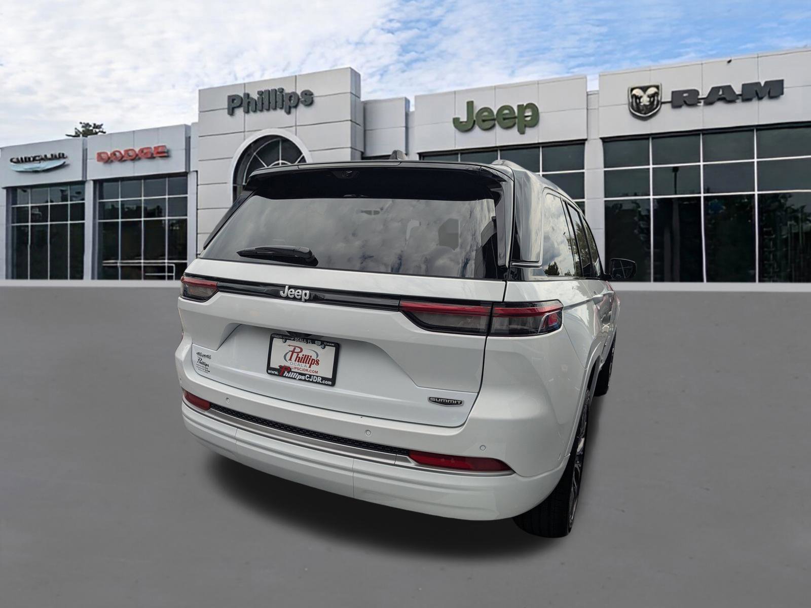 New 2026 Jeep Grand Cherokee Summit AWD/4WD image 3