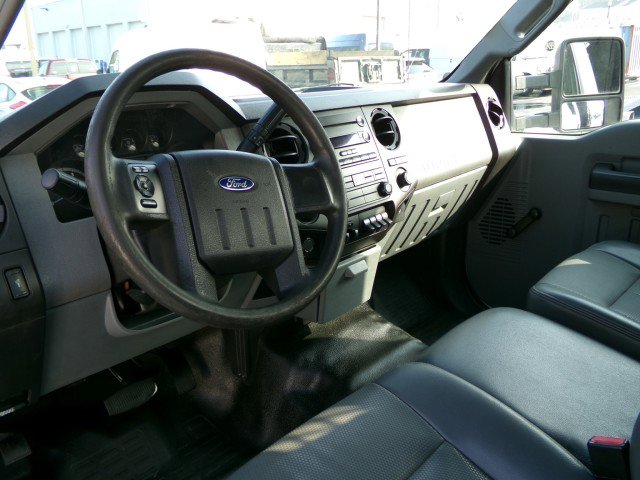 Used 2014 Ford F550 2WD Regular Cab Super Duty image 13