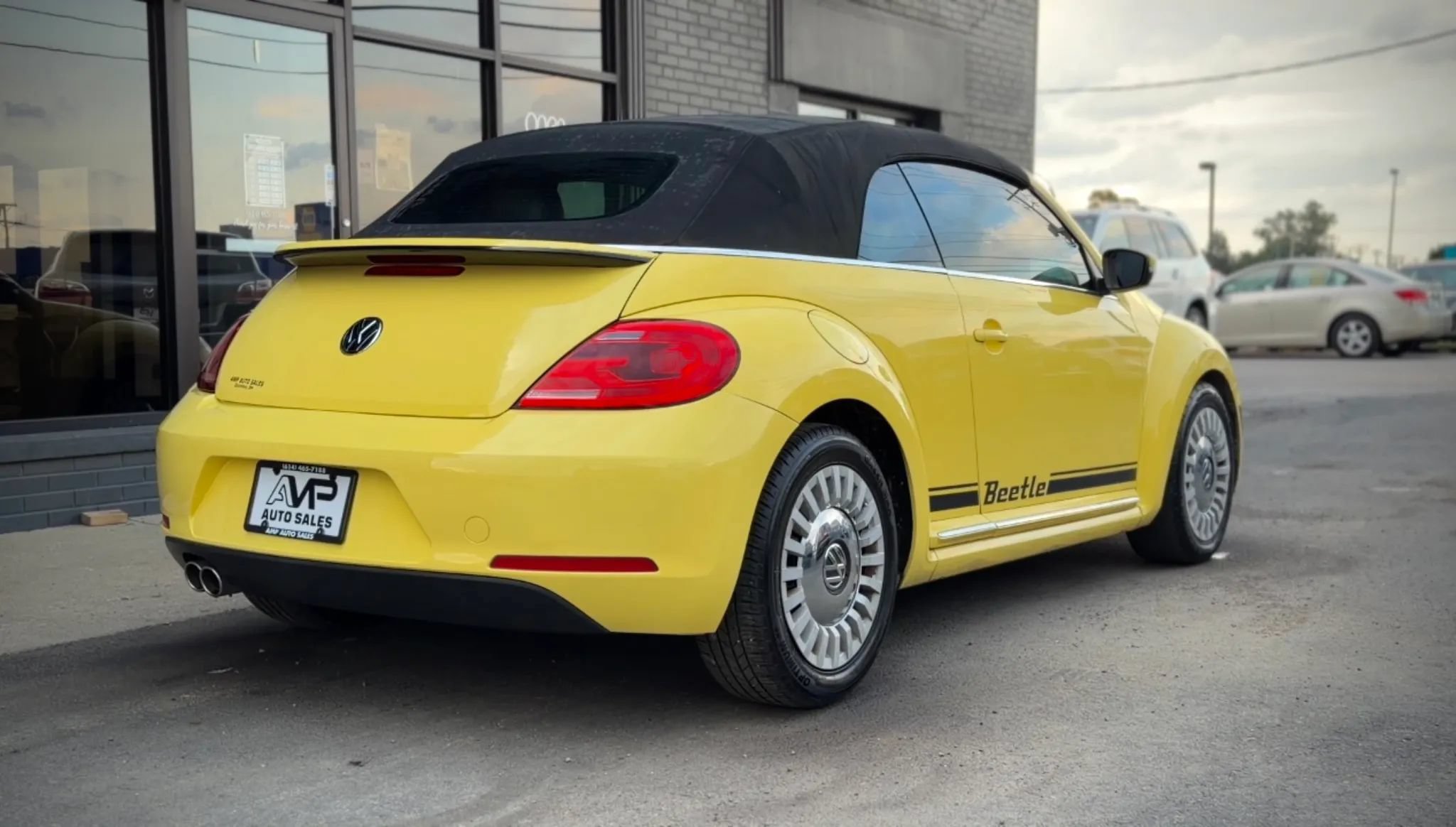 Used 2013 Volkswagen Beetle 2.5 FWD image 2