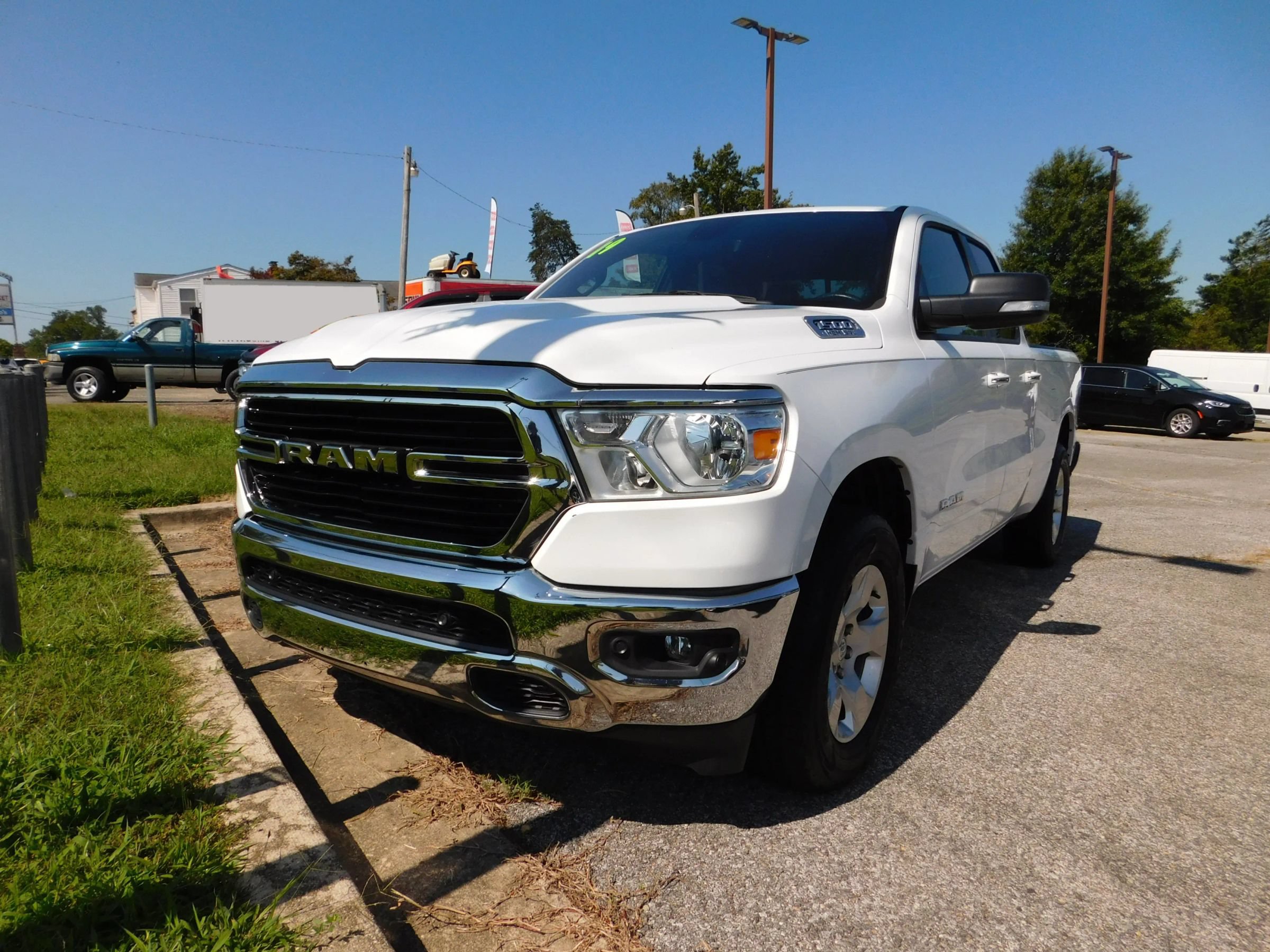 Used 2019 RAM 1500 Big Horn AWD/4WD image 3