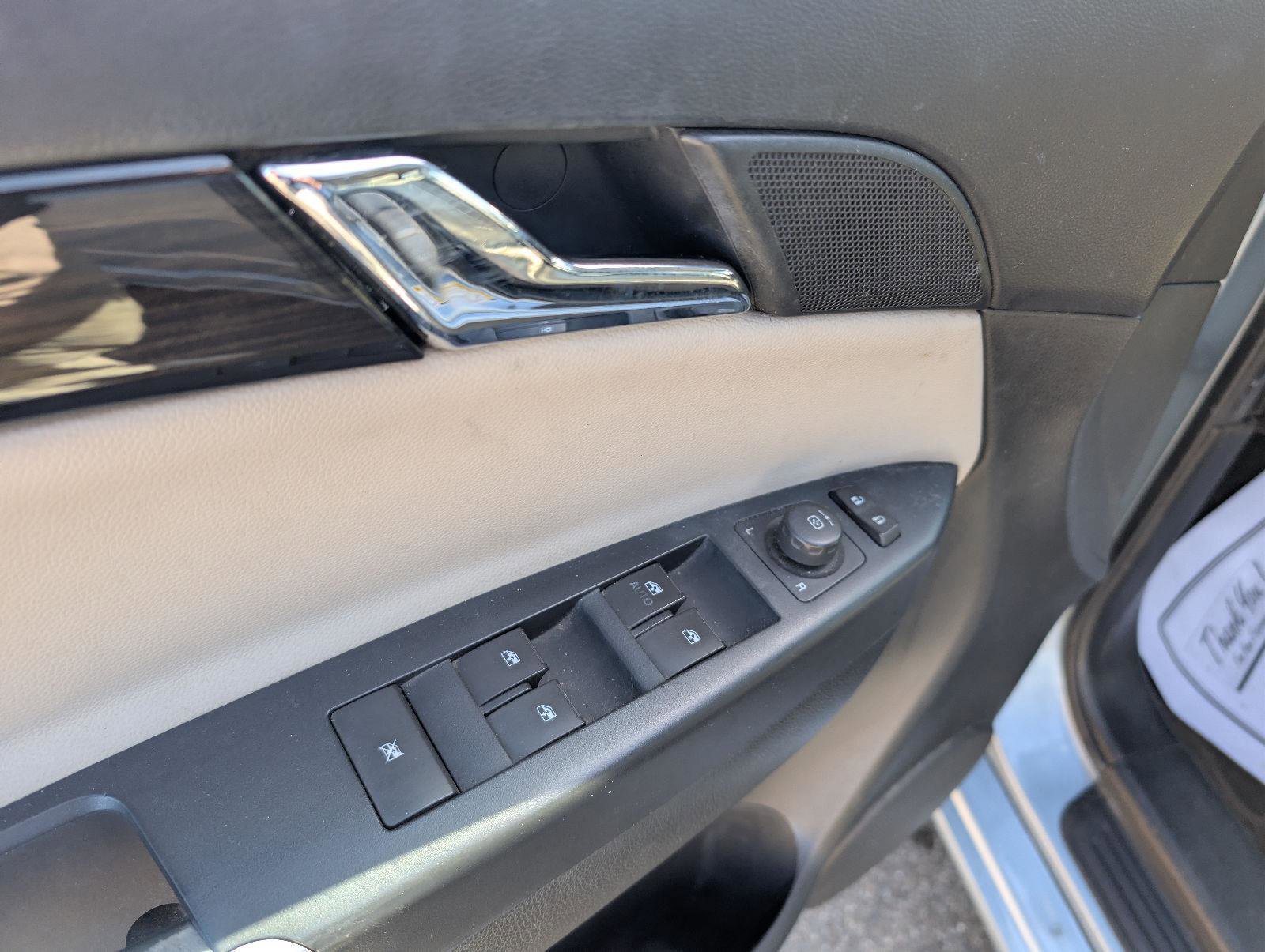 Used 2014 Chevrolet Captiva Sport LTZ image 16