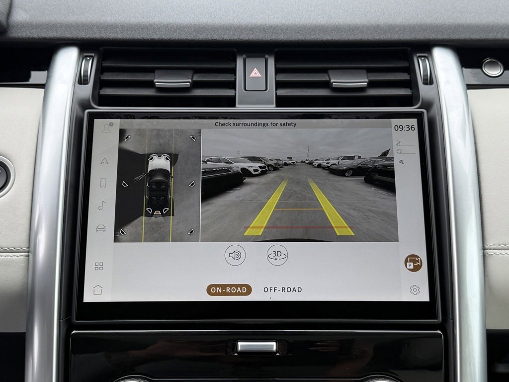 New 2025 Land Rover Discovery S image 23