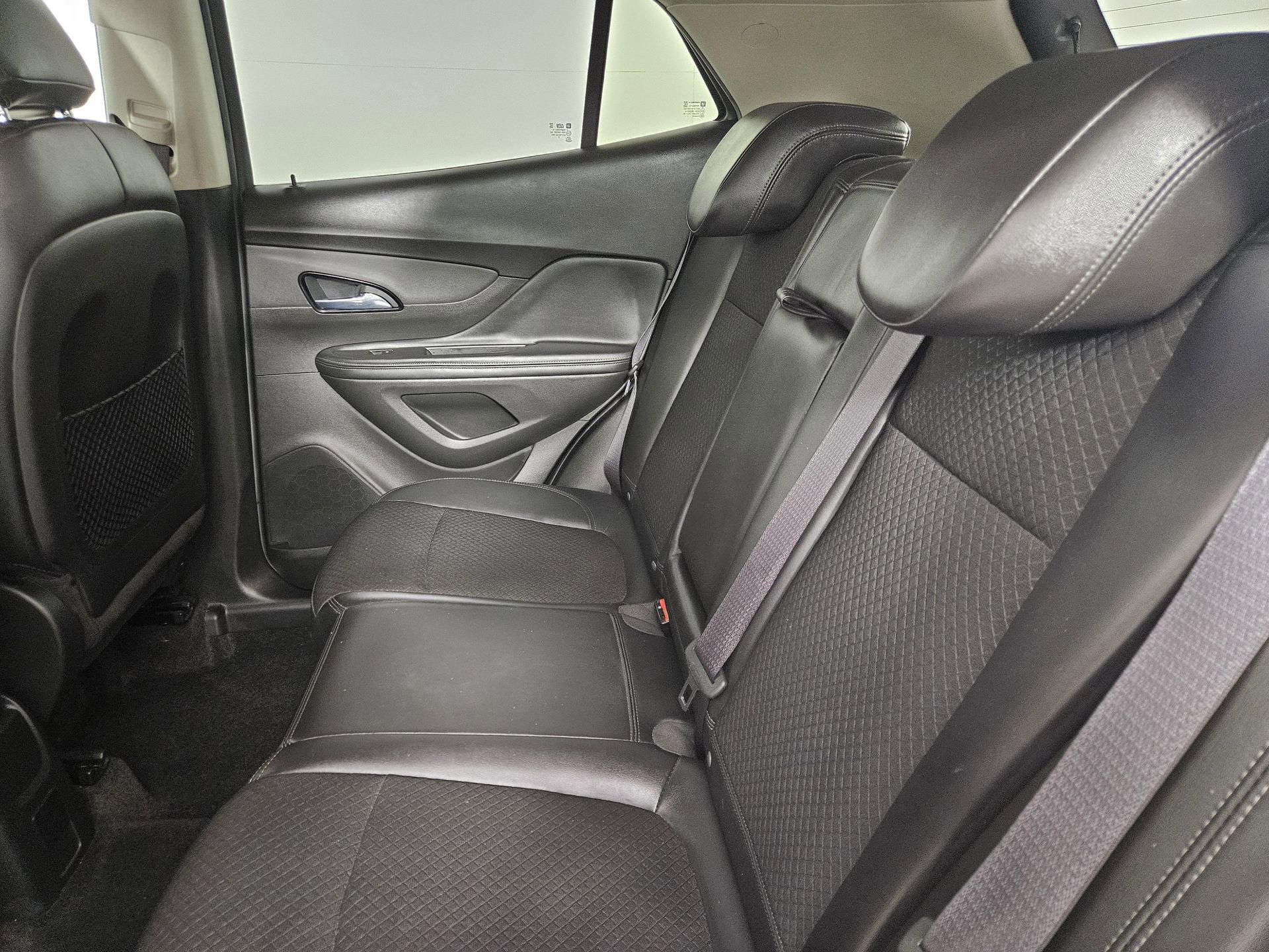 Used 2018 Buick Encore Sport Touring FWD image 33