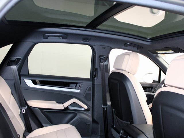 New 2026 Porsche Cayenne AWD/4WD image 25