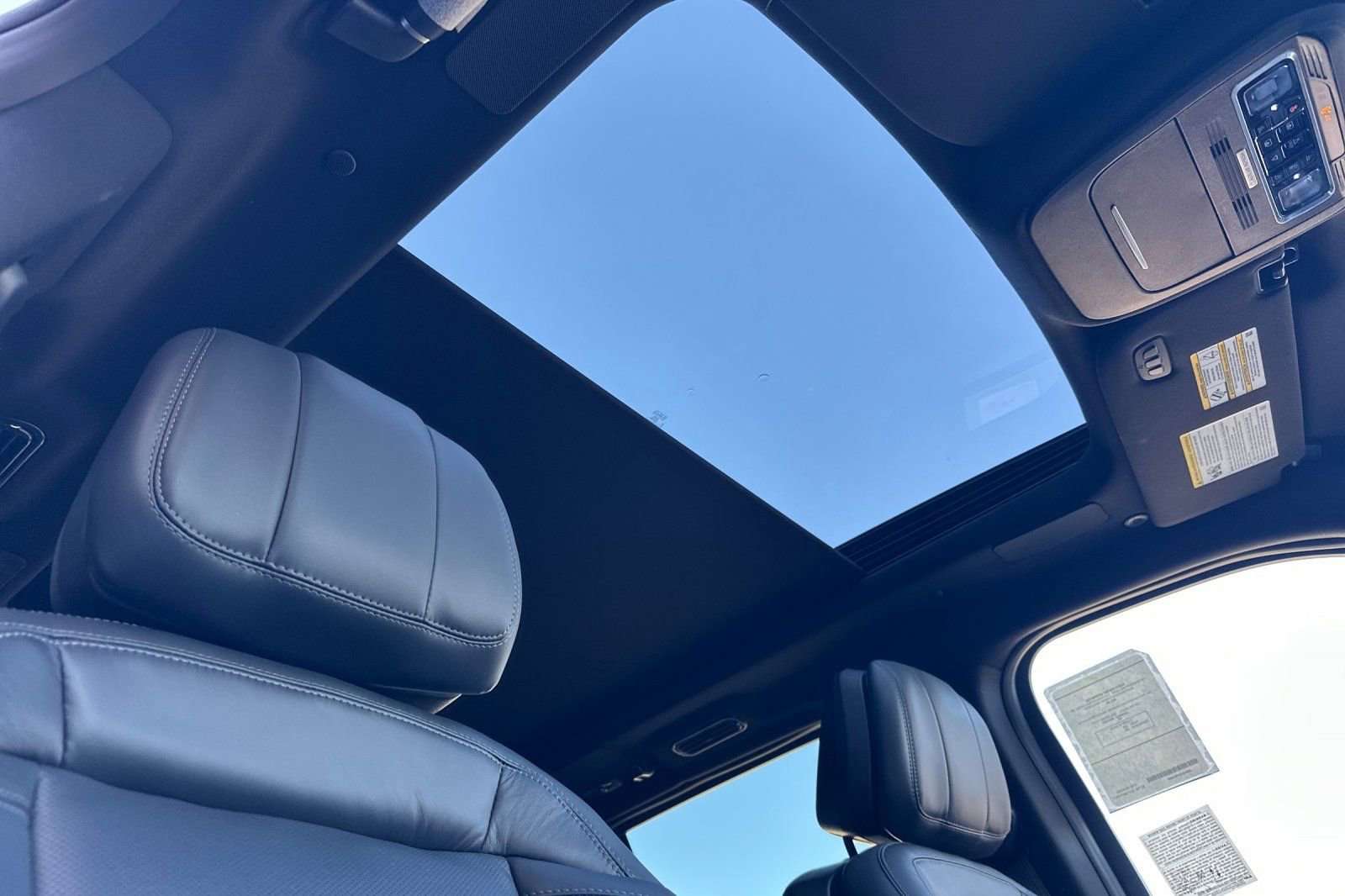 New 2026 Lincoln Navigator Reserve w/ Jet Appearance Package image 16