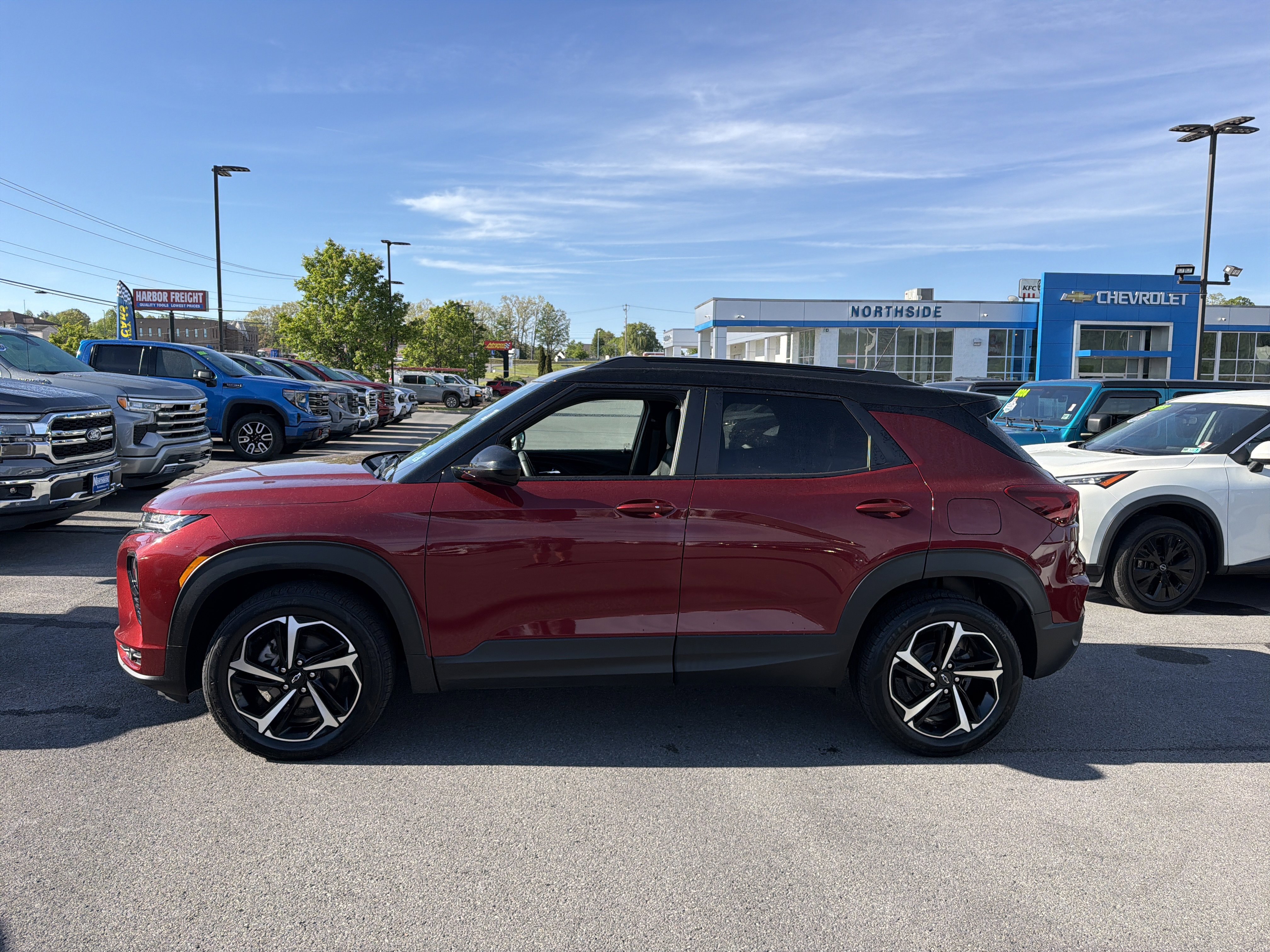 Used 2023 Chevrolet TrailBlazer RS w/ Sun and Liftgate Package AWD/4WD image 10