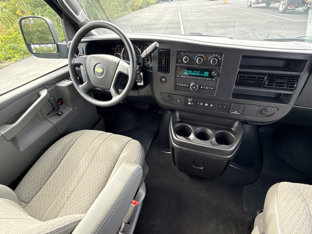 Used 2025 Chevrolet Express 3500 LT w/ LT Preferred Equipment Group RWD image 16