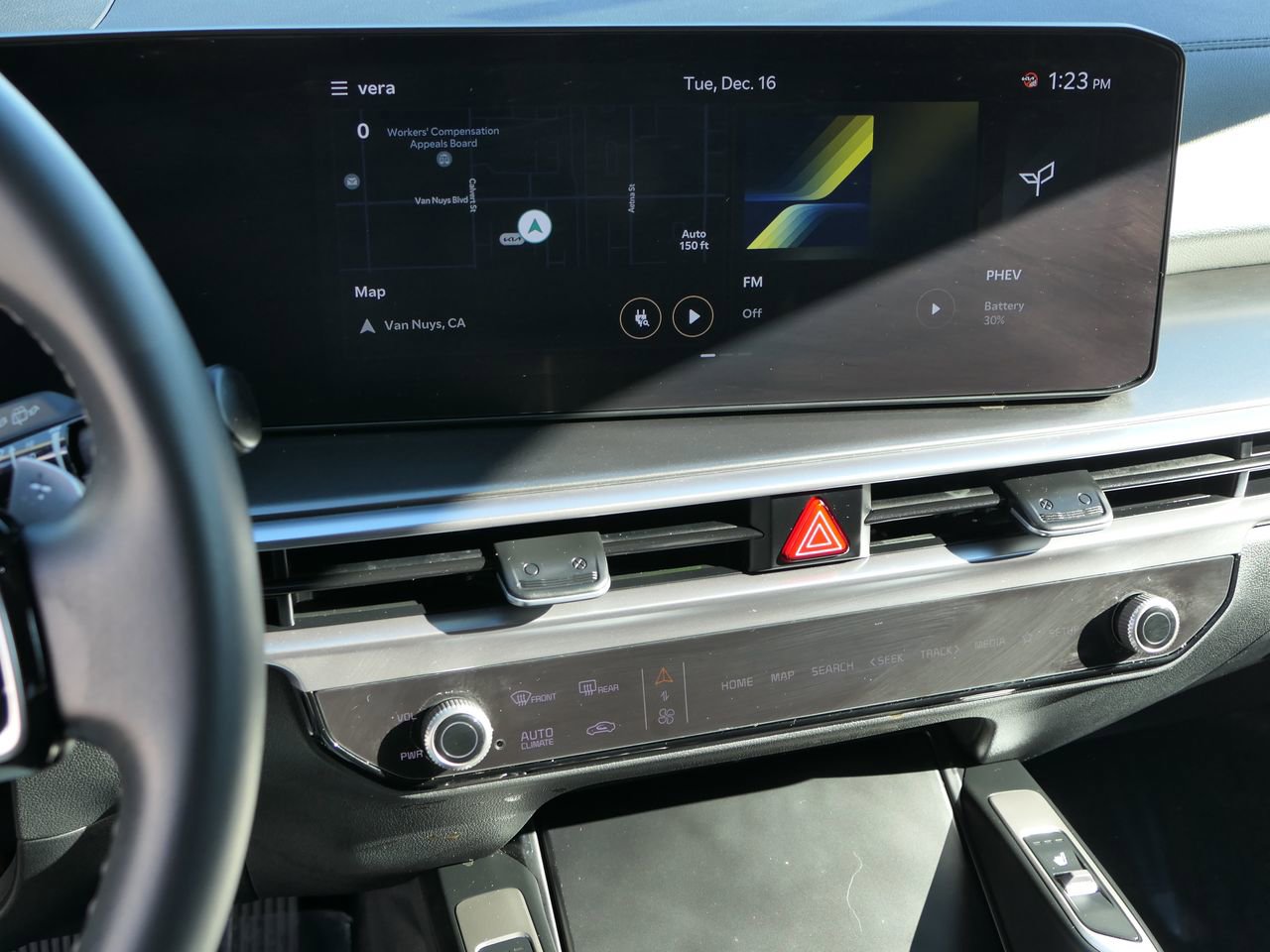 Used 2025 Kia Sorento EX w/ EX Panoramic Sunroof Package image 18