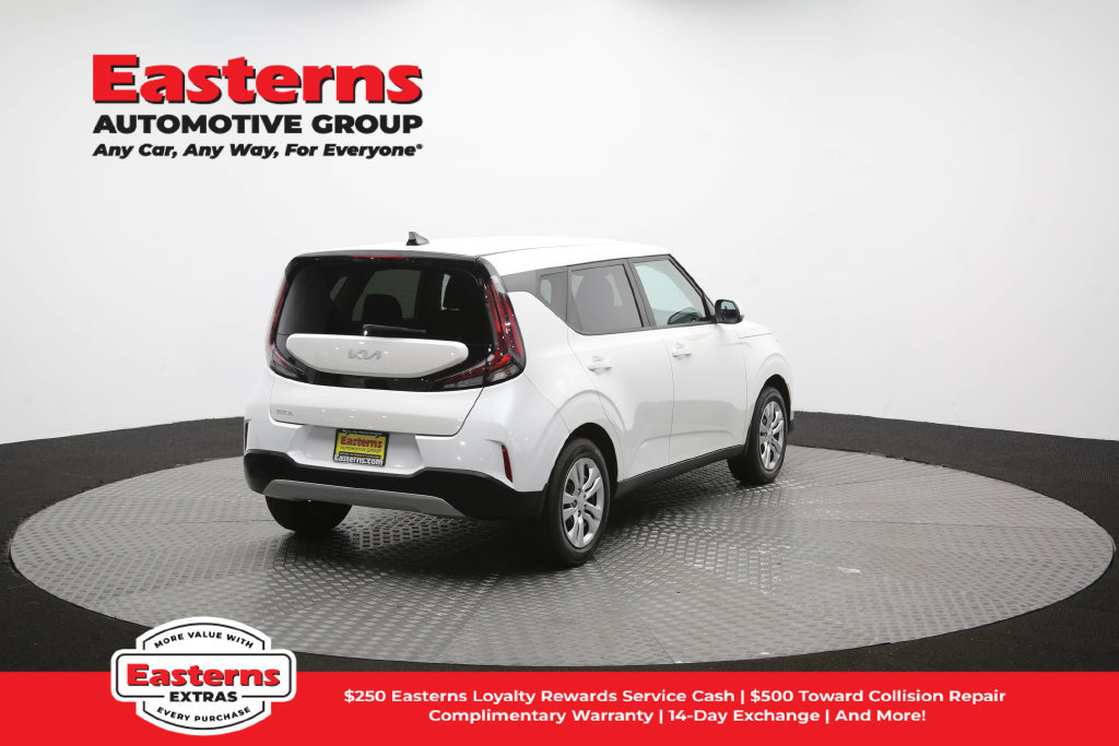 Used 2023 Kia Soul LX FWD image 39