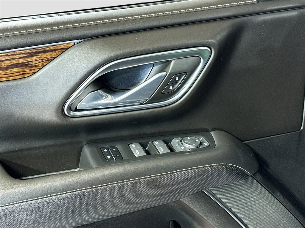 Used 2023 Chevrolet Suburban Premier image 28
