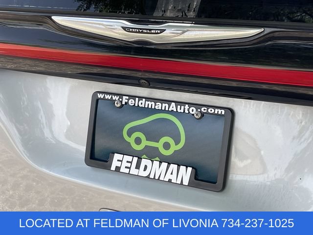 Used 2024 Chrysler Pacifica Touring-L FWD image 29