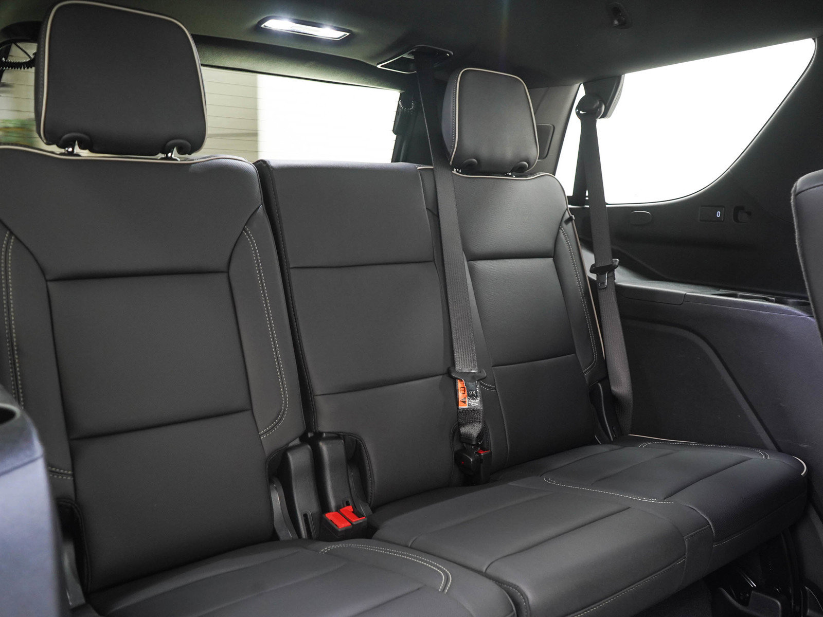 Used 2025 Chevrolet Tahoe Premier AWD/4WD image 15