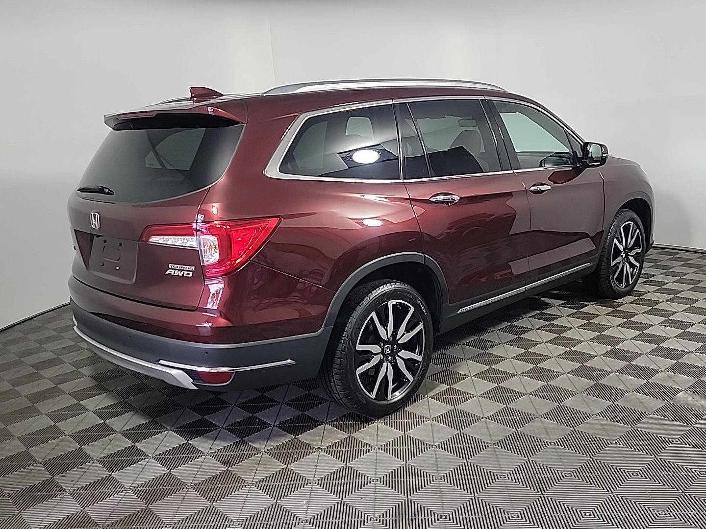 Certified 2021 Honda Pilot Touring image 4