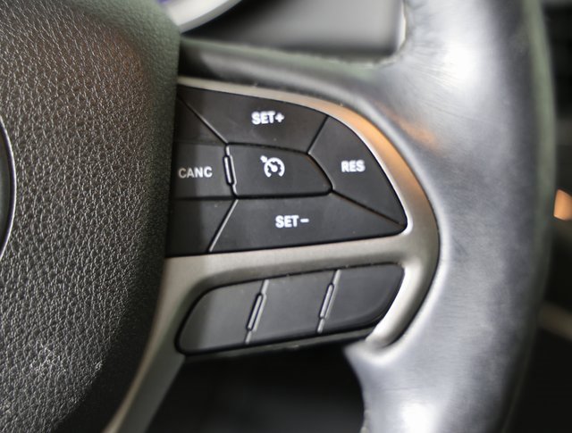 Used 2018 Jeep Grand Cherokee Limited image 14