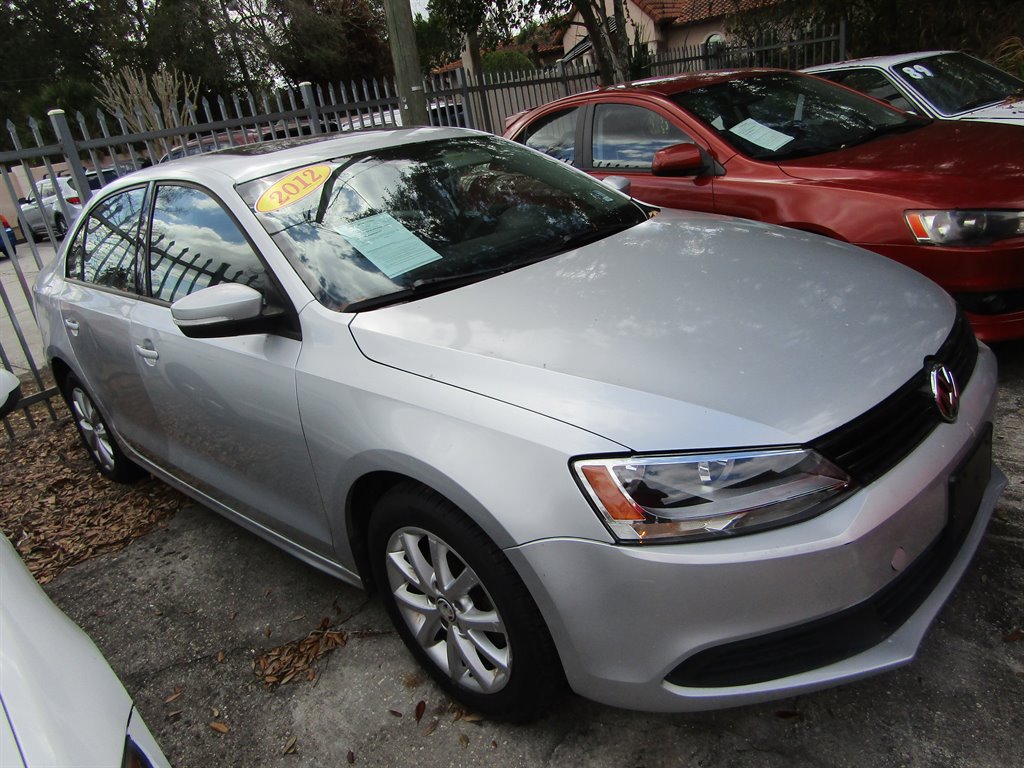 Used 2012 Volkswagen Jetta SE FWD image 4