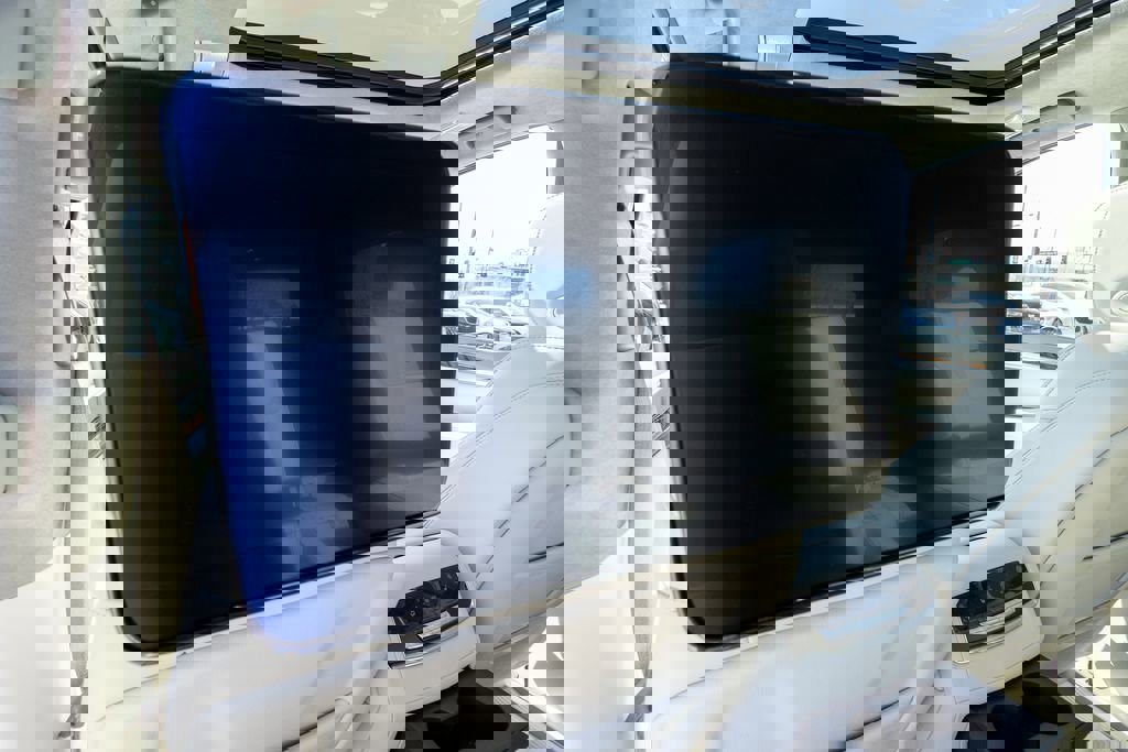 Certified 2025 Cadillac Escalade Sport Platinum w/ LPO, ONYX Package image 31