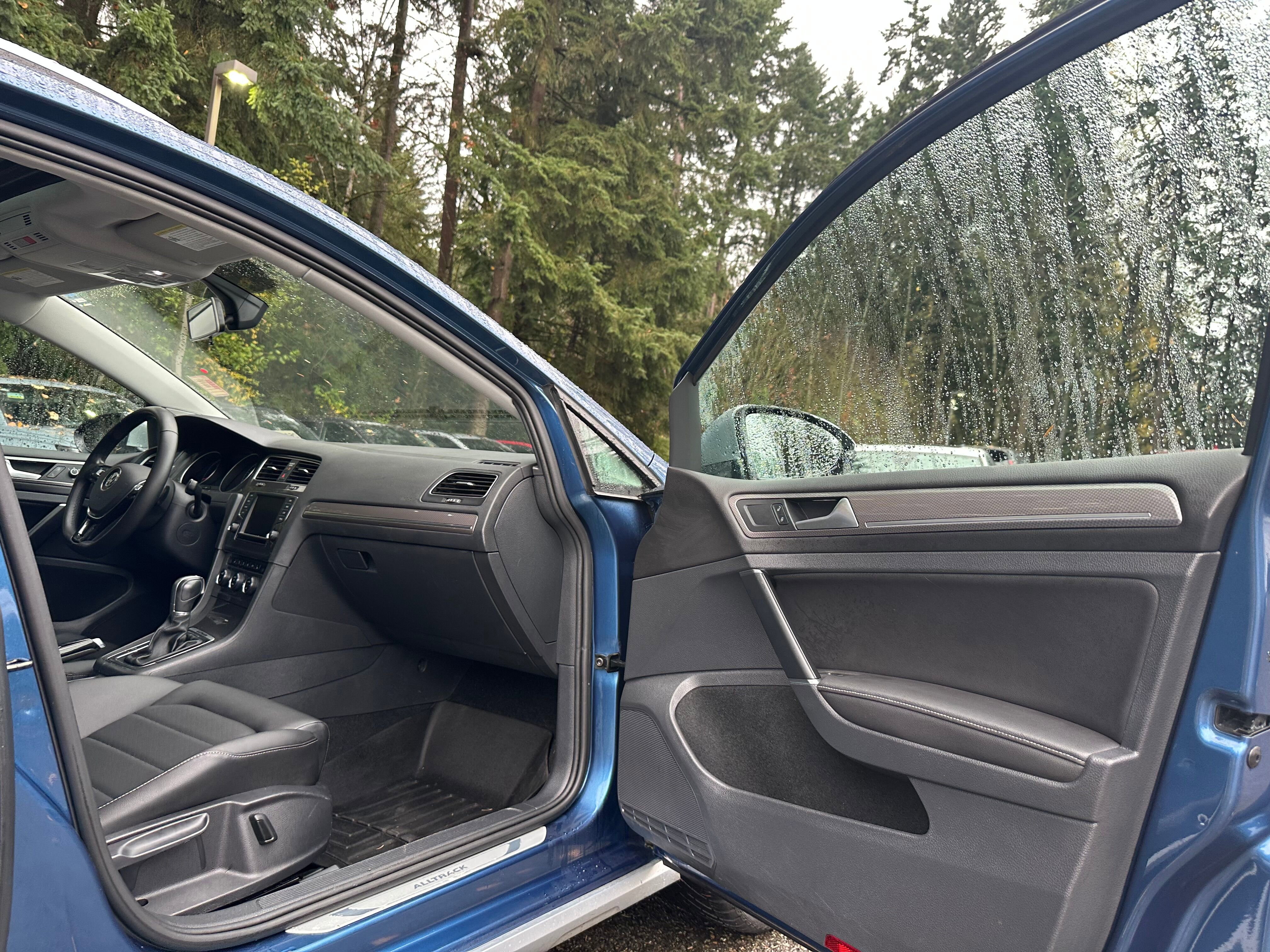 Used 2017 Volkswagen Golf Alltrack SE image 11