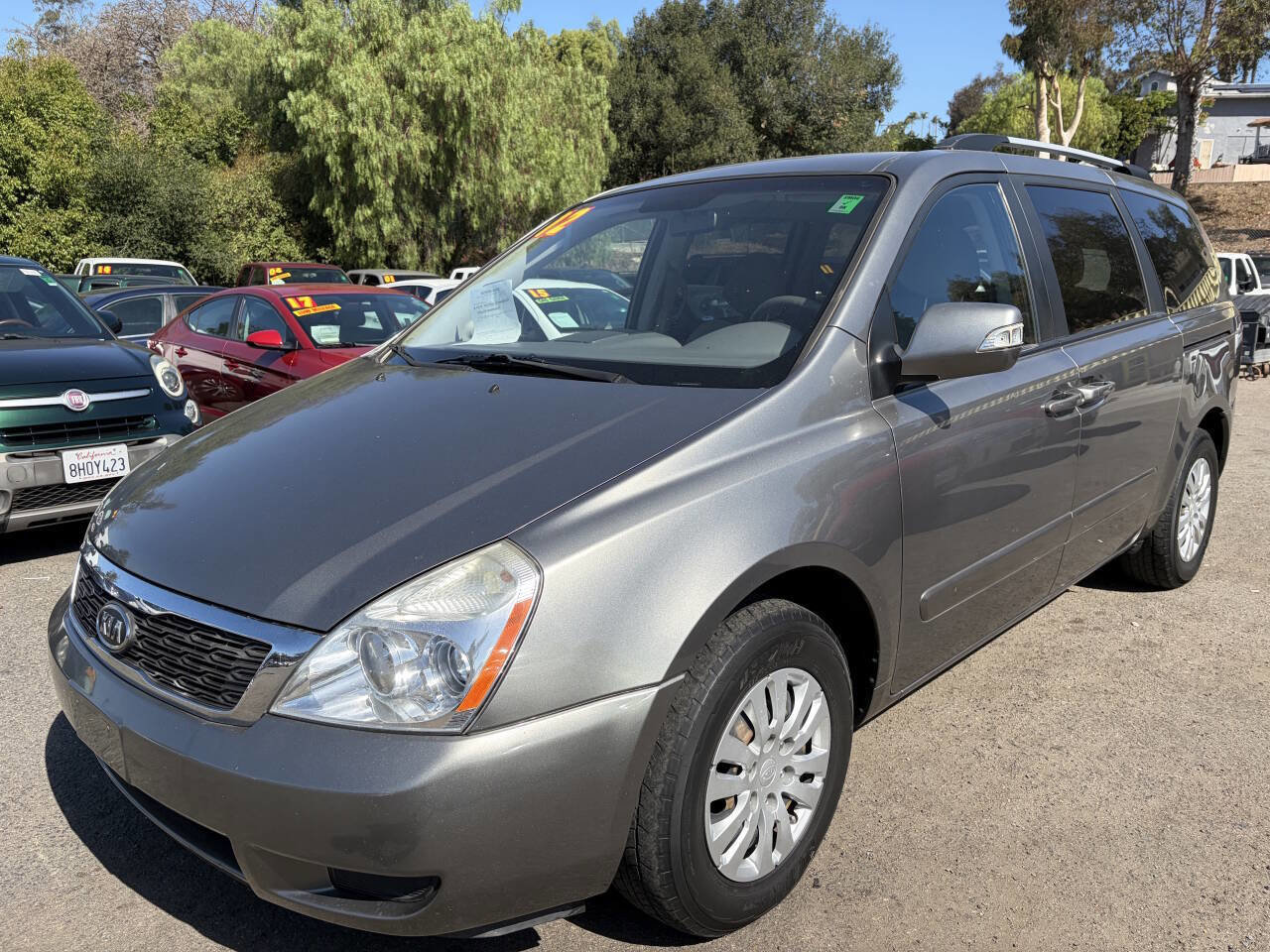 Used 2012 Kia Sedona LX image 3