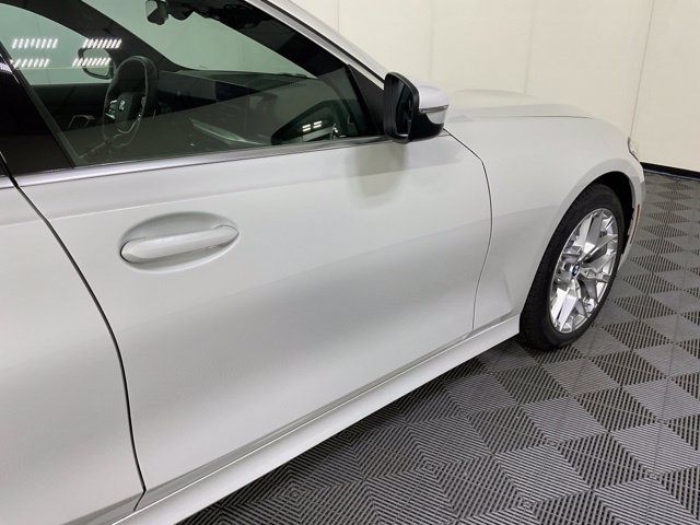 Certified 2025 BMW 330i xDrive Sedan w/ Convenience Package AWD/4WD image 7