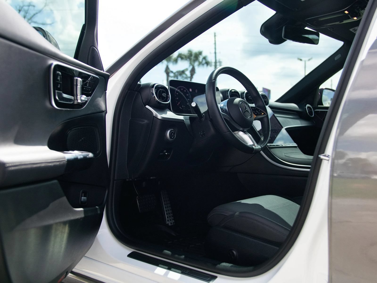 Used 2024 Mercedes-Benz C 300 Sedan image 15