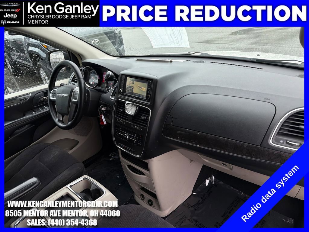 Used 2011 Chrysler Town & Country Touring FWD image 21