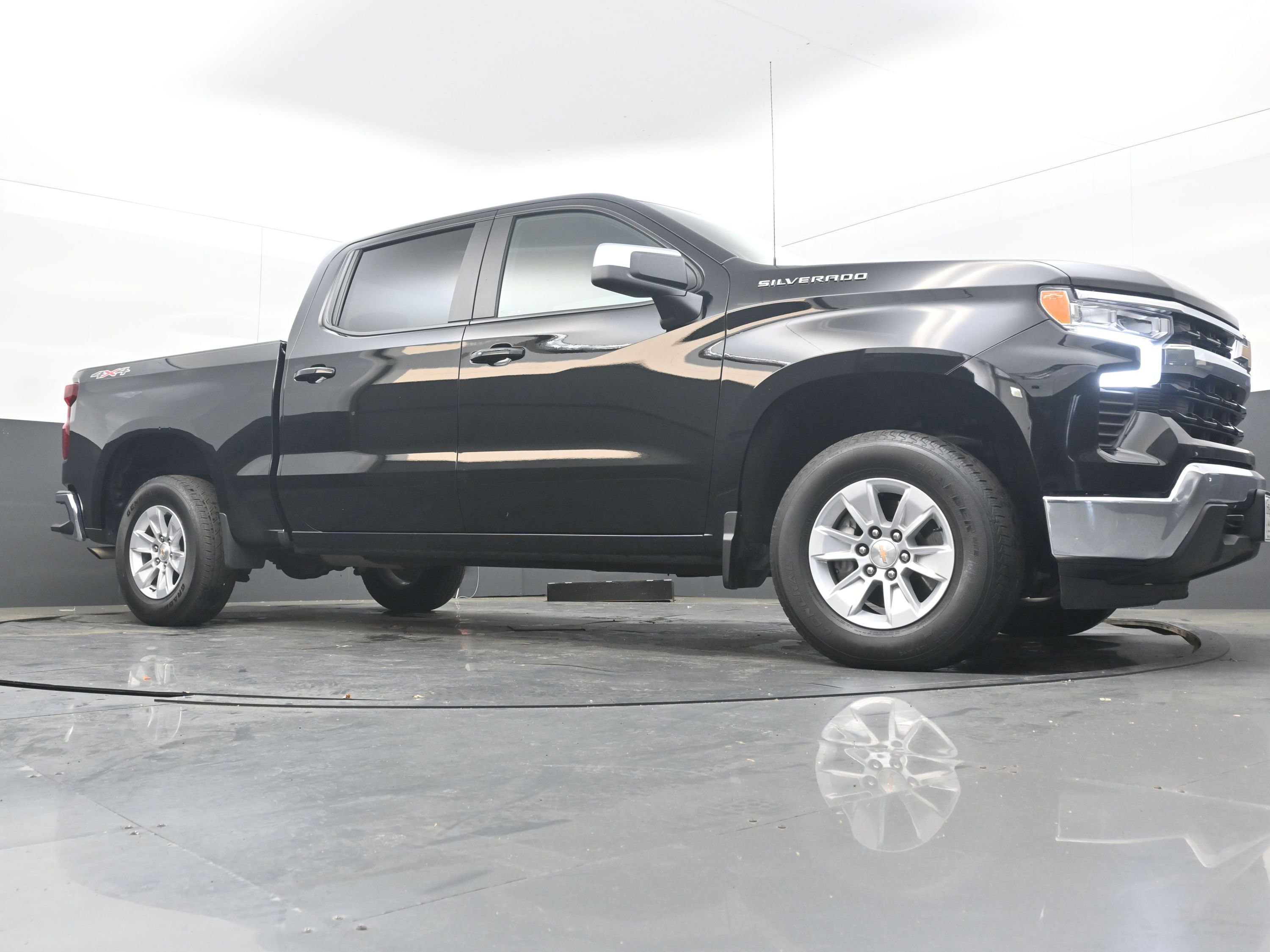 Used 2025 Chevrolet Silverado 1500 LT image 20