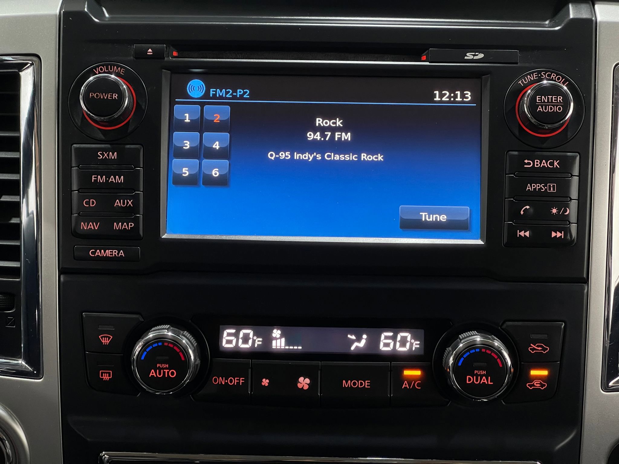 Used 2017 Nissan Titan SL w/ Chrome Package image 23