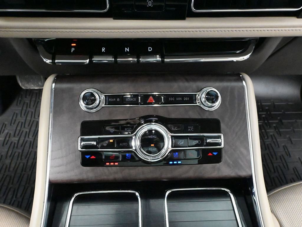 Used 2023 Lincoln Aviator Reserve image 35