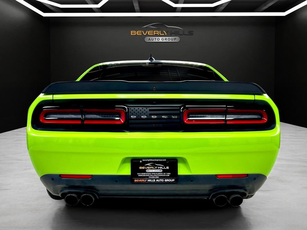 Used 2015 Dodge Challenger R/T Plus RWD image 4