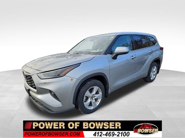 Used 2022 Toyota Highlander LE image 1