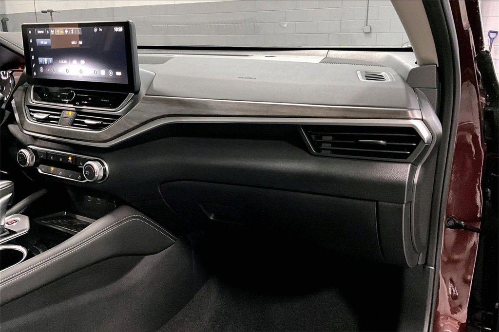 Certified 2024 Nissan Altima 2.5 SV w/ SV Premium Package image 16