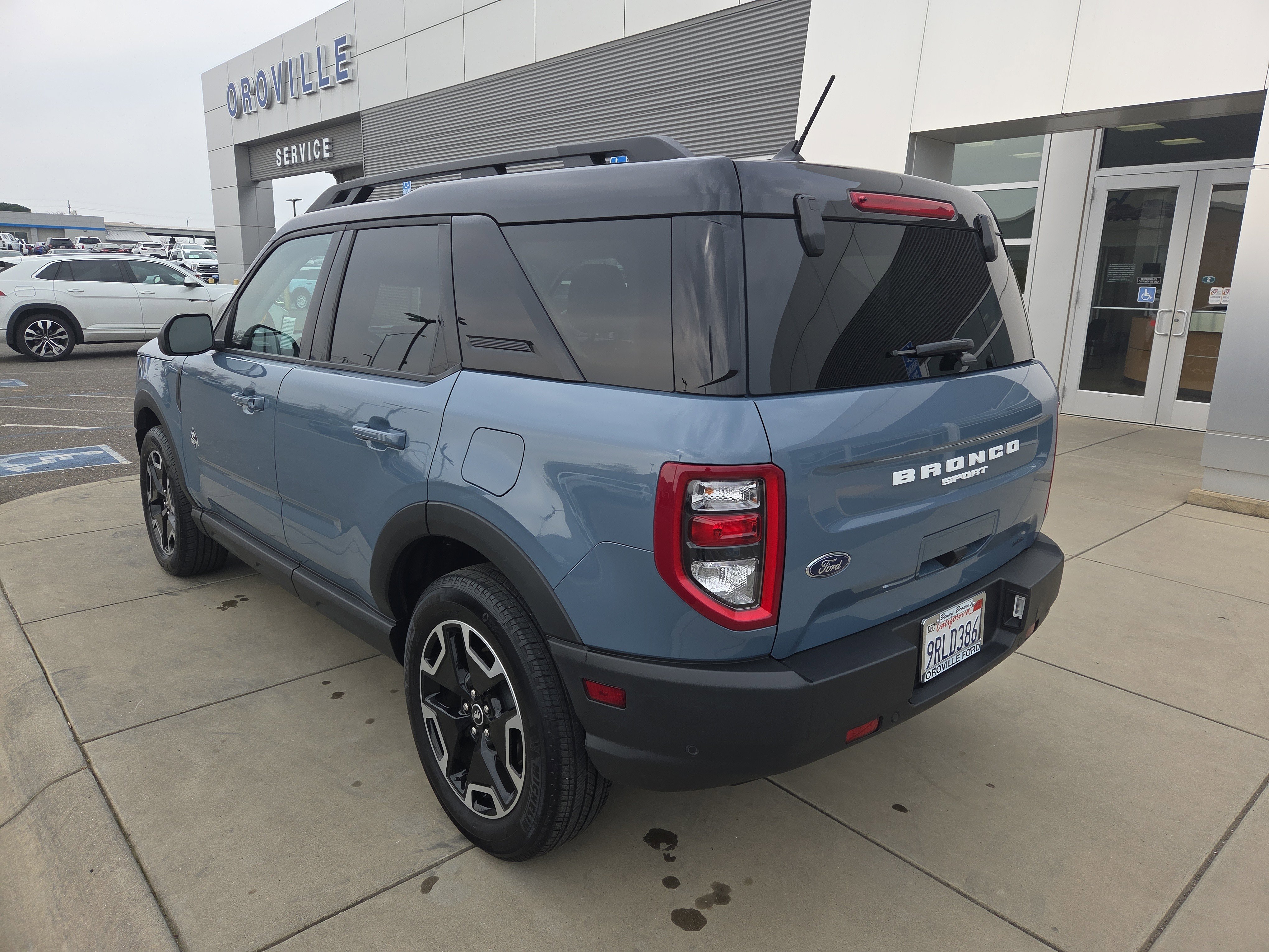 Used 2024 Ford Bronco Sport Outer Banks w/ Tech Package image 3