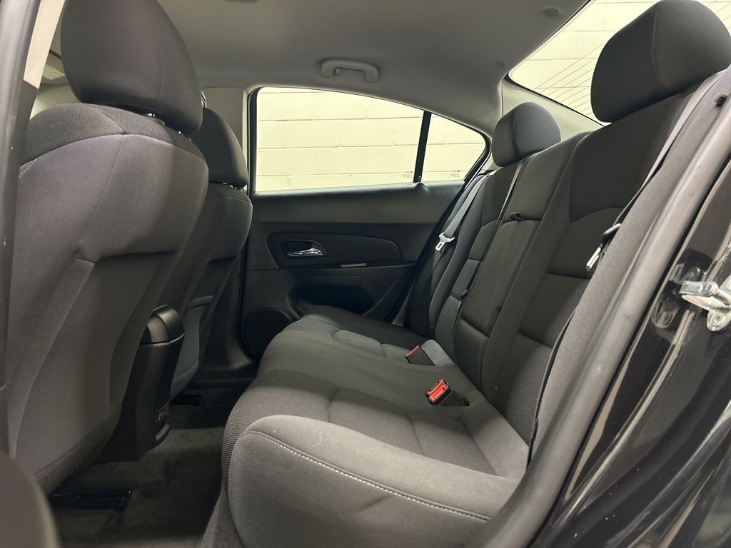 Used 2015 Chevrolet Cruze LT image 8