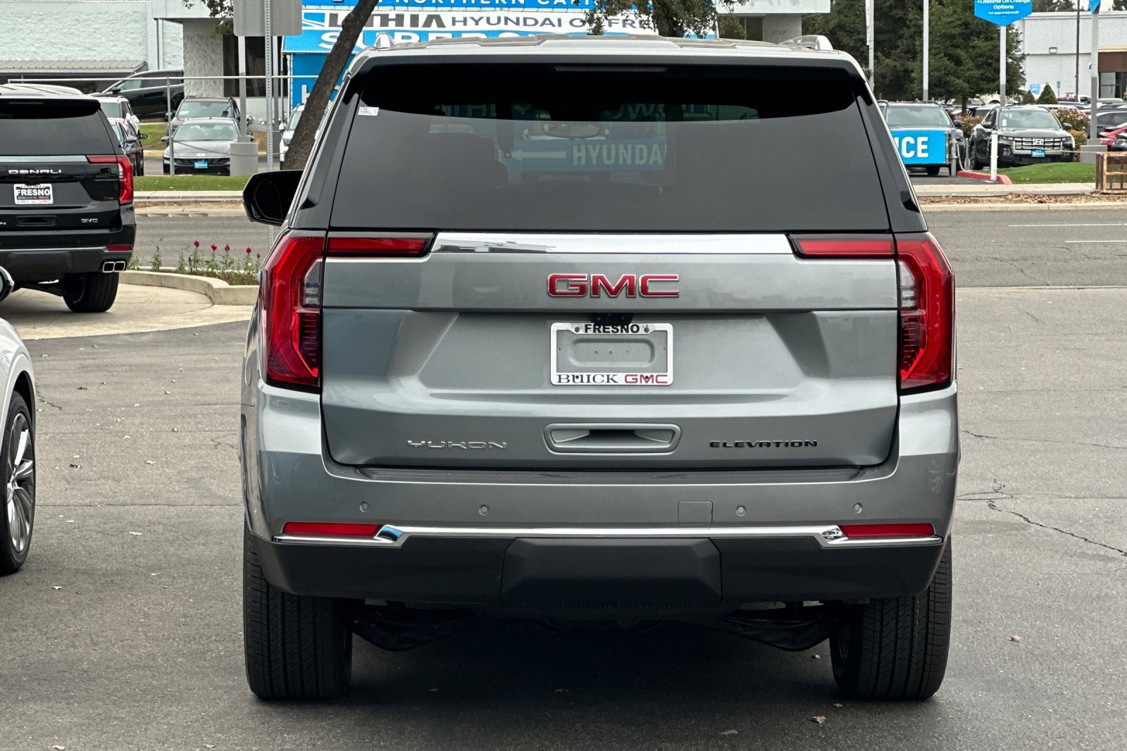 New 2026 GMC Yukon Elevation image 6