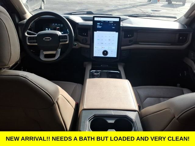 Used 2023 Ford Expedition Limited image 13