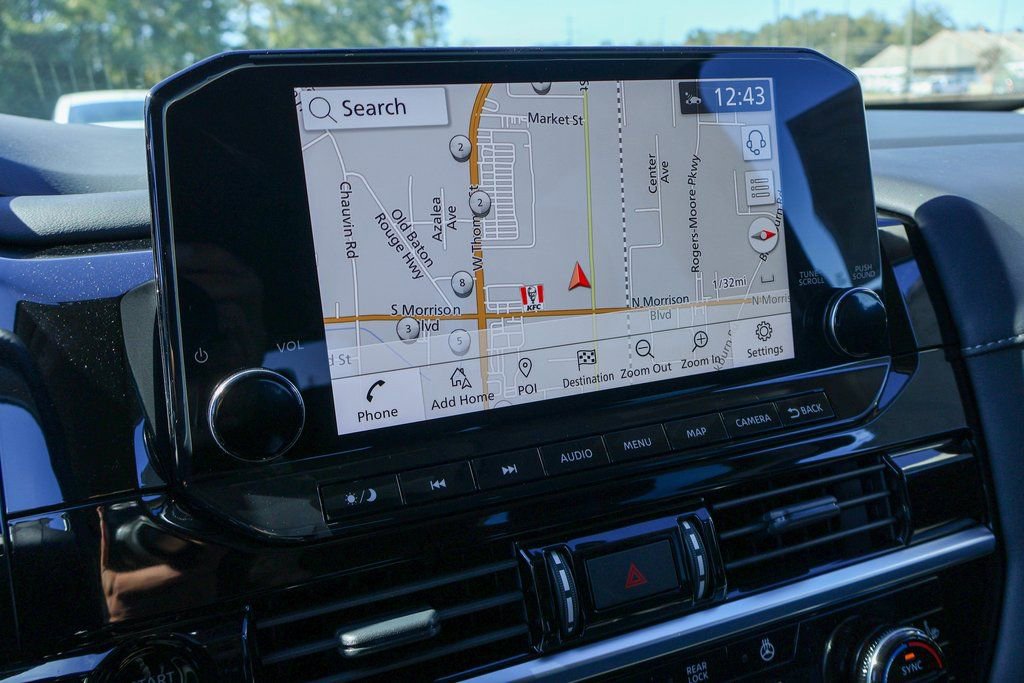 New 2025 Nissan Pathfinder SL image 3