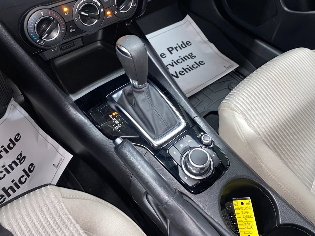 Used 2016 MAZDA MAZDA3 i Sport w/ Preferred Equipment Package FWD image 18