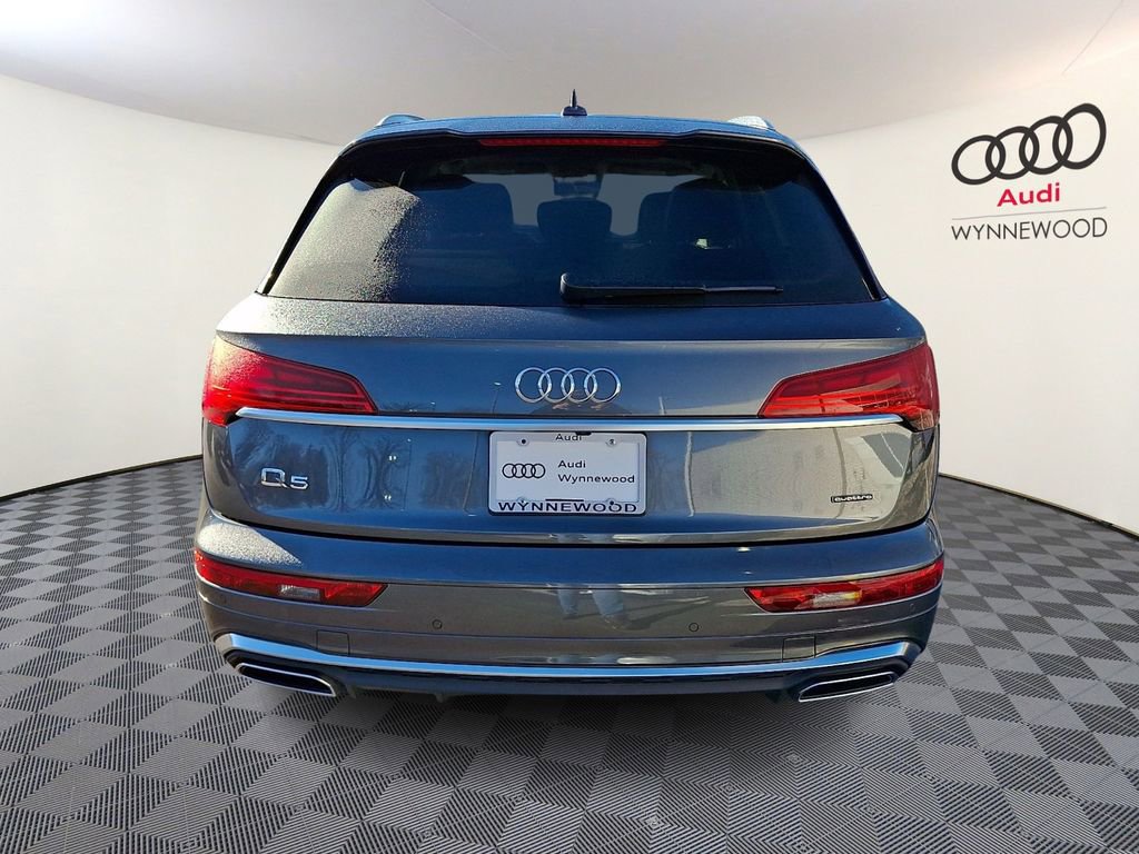 Used 2023 Audi Q5 2.0T Premium w/ Convenience Package image 4