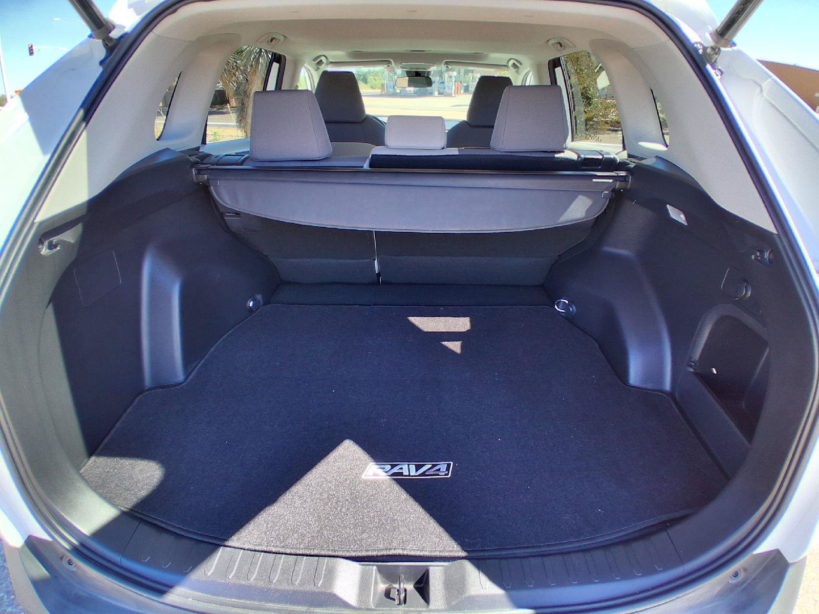 Used 2021 Toyota RAV4 XLE w/ Convenience Package AWD/4WD image 19