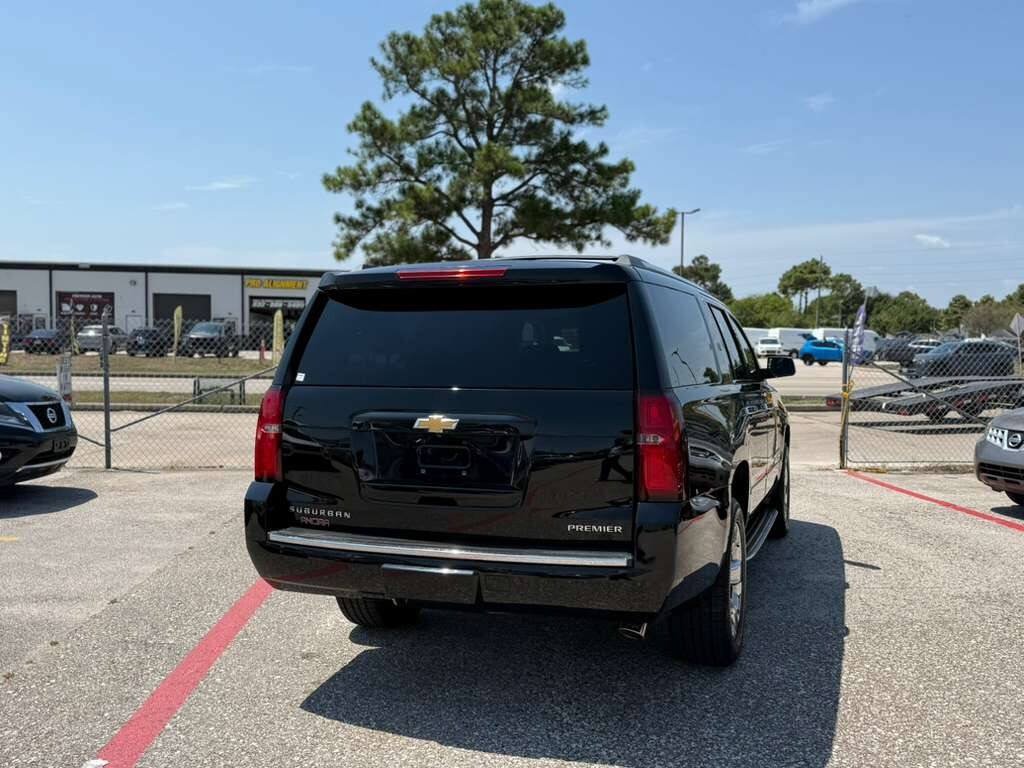 Used 2019 Chevrolet Suburban Premier RWD image 12