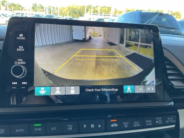 New 2026 Honda Odyssey Touring image 17
