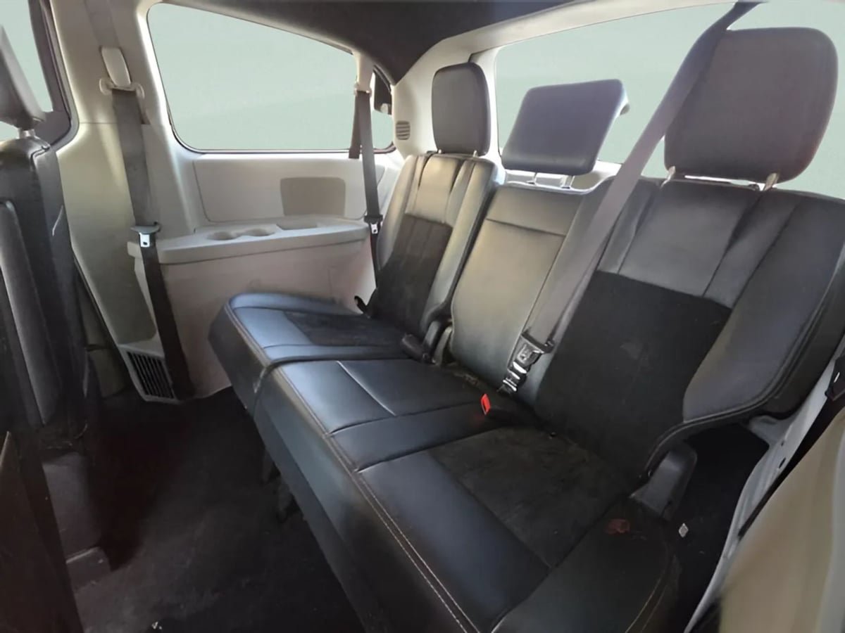 Used 2017 Dodge Grand Caravan SXT FWD image 39