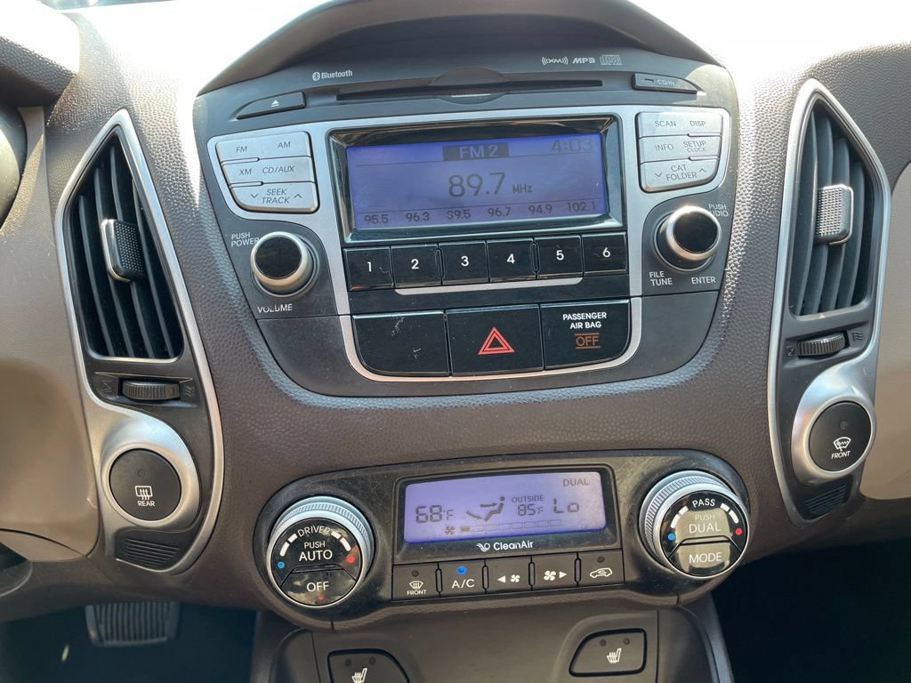 Used 2011 Hyundai Tucson Limited FWD image 11
